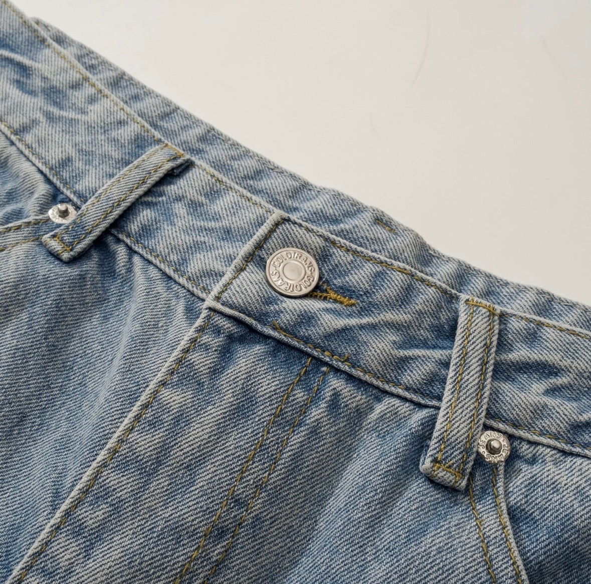 FLARED JEANS